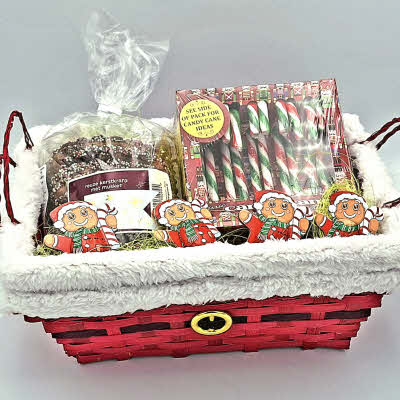 Kerstmandje met pluche gevuld