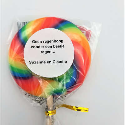 Regenbooglolly met sticker_20210810141841